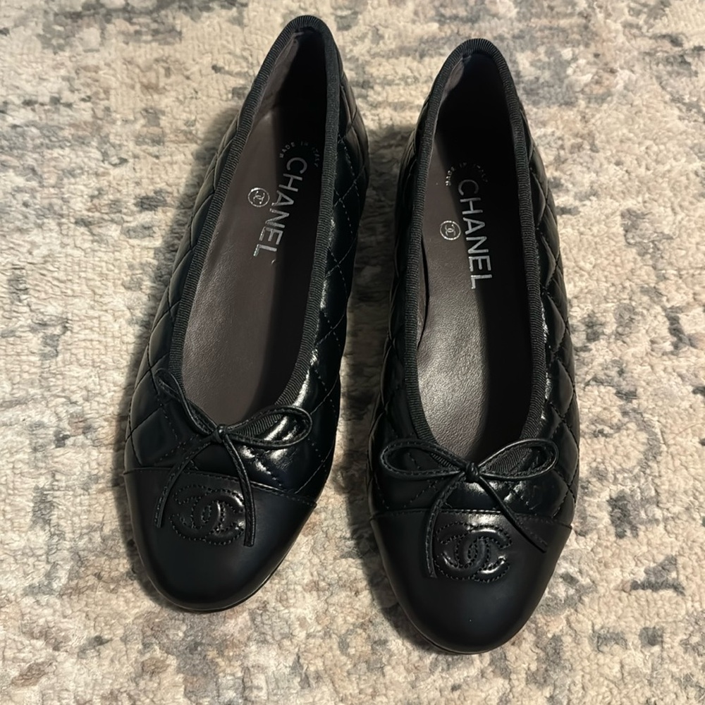 chanel ballet flat all black